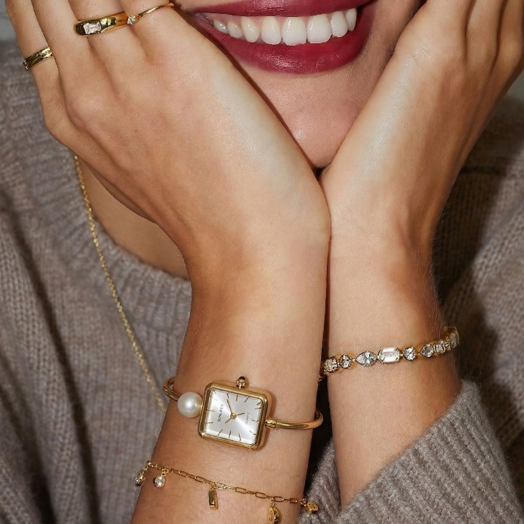 Relógio de pulso feminino com mostrador quadrado dourado – estilo minimalista clássico