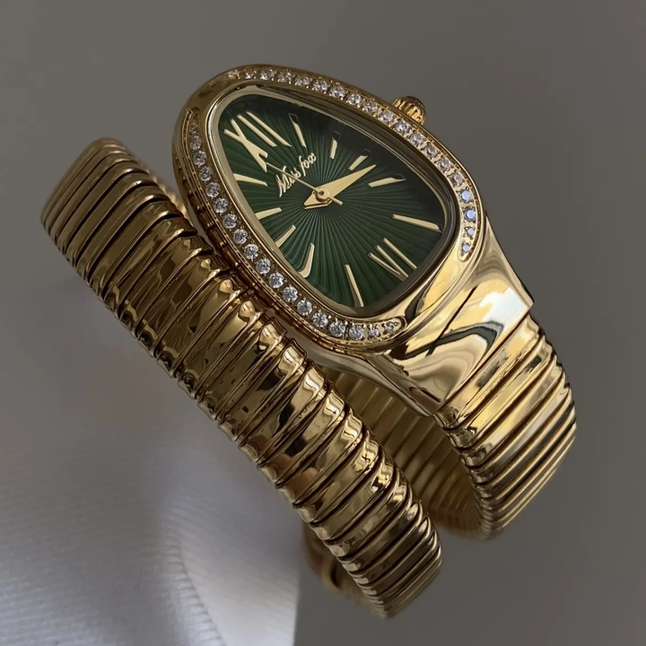 Luxuoso Relógio Serpenti com cabeça de serpente dourada e verde