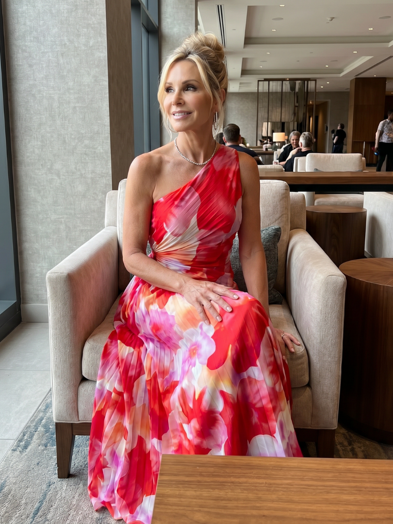 Taya | Vestido midi com ombro único e corpete plissado