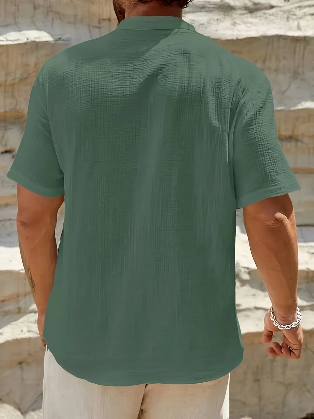 Camisa de verão elegante com gola alta