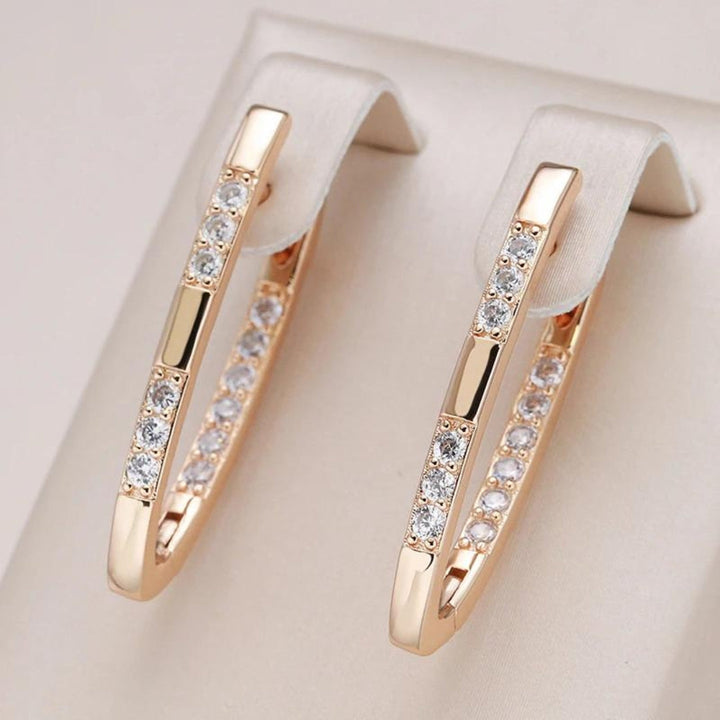 Brincos de zircônia elegantes em ouro