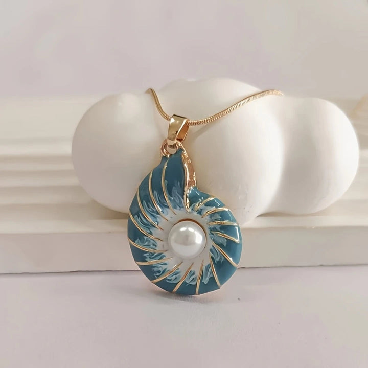 Colar de conchas azul pérola