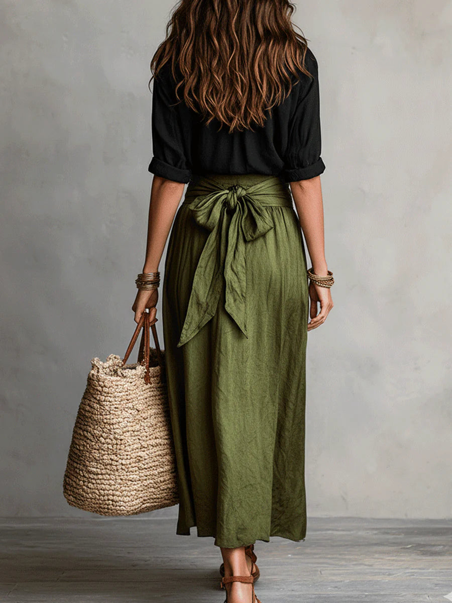 Vera | Conjunto de duas peças: camiseta preta e saia midi verde-oliva