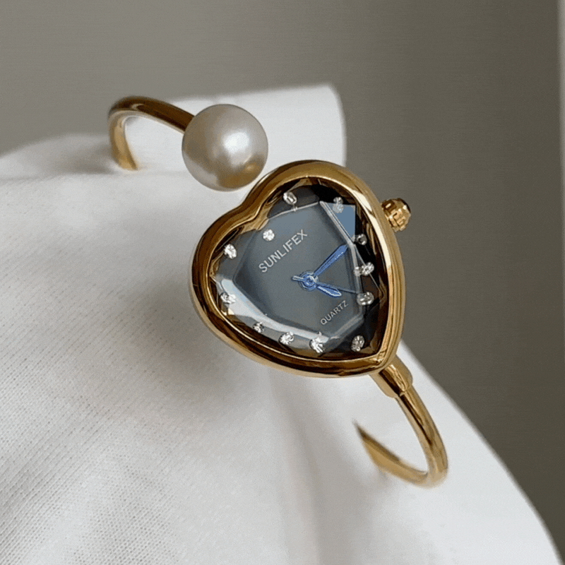 Relógio com bracelete dourado e mostrador preto em forma de coração – Relógio feminino de quartzo da moda