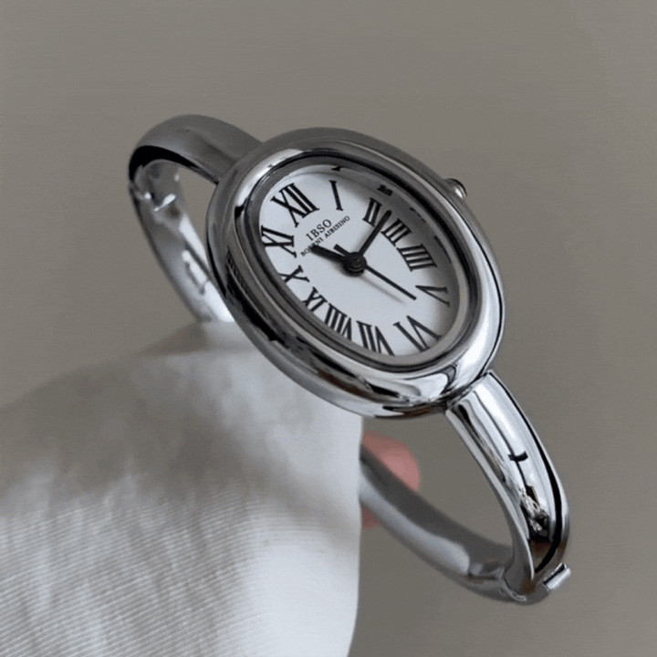 Relógio com bracelete prateado elegante – mostrador branco em forma de banheira, acessório de destaque para mulheres