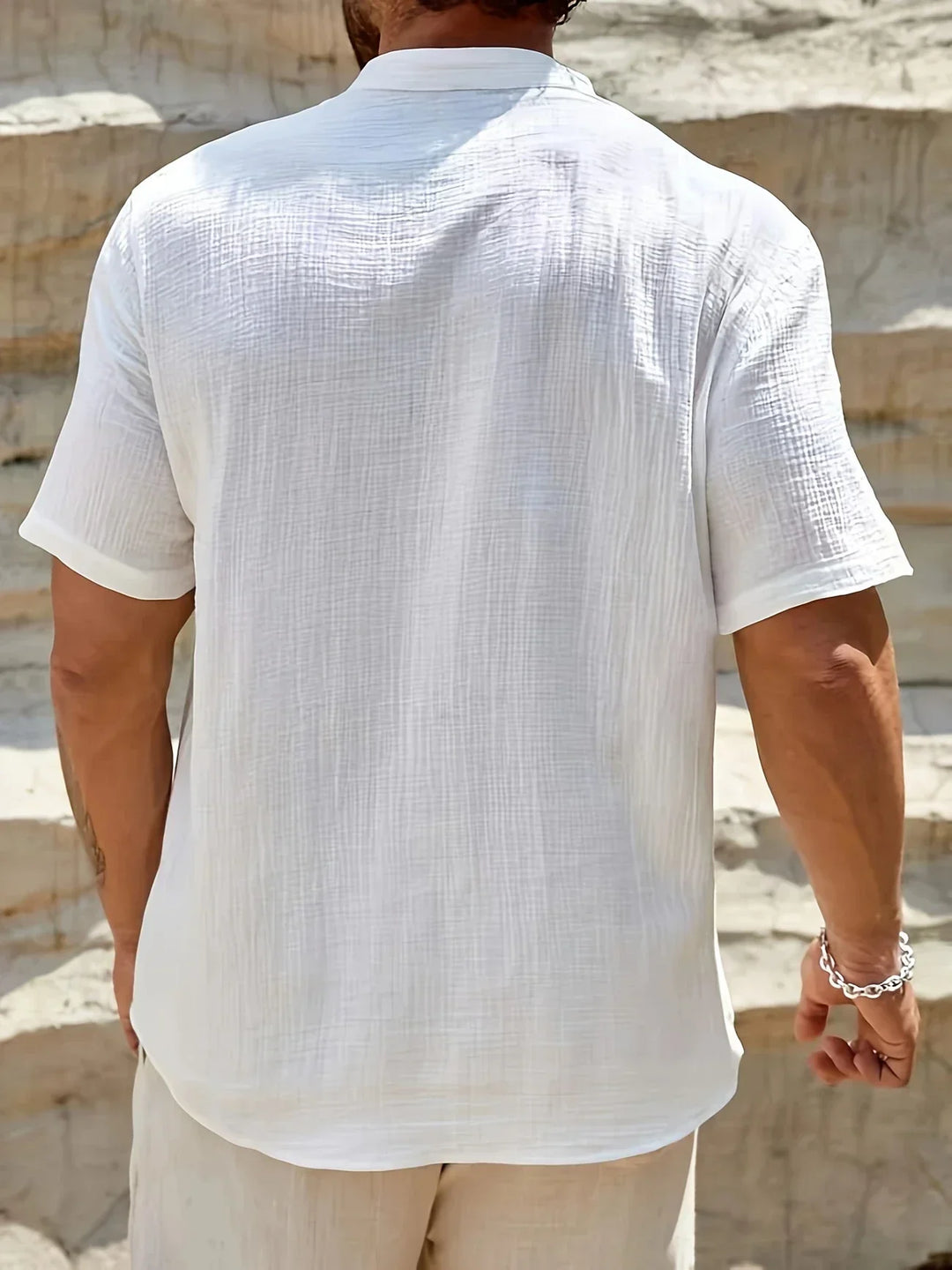 Camisa de verão elegante com gola alta