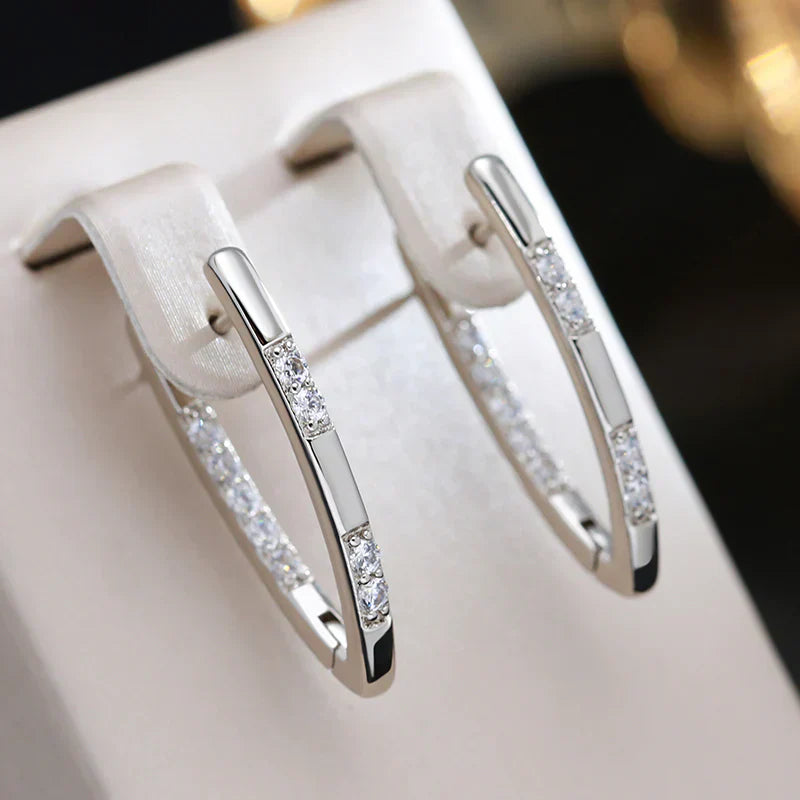 Brincos de zircônia elegantes em ouro