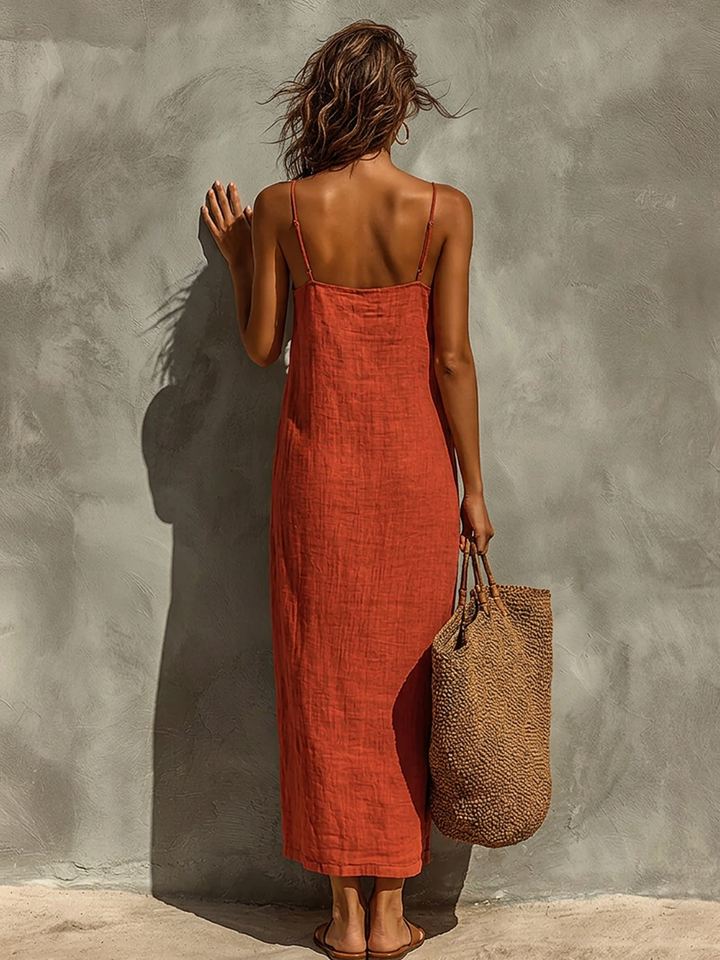 Vestido feminino vermelho de algodão com alças finas e decote quadrado